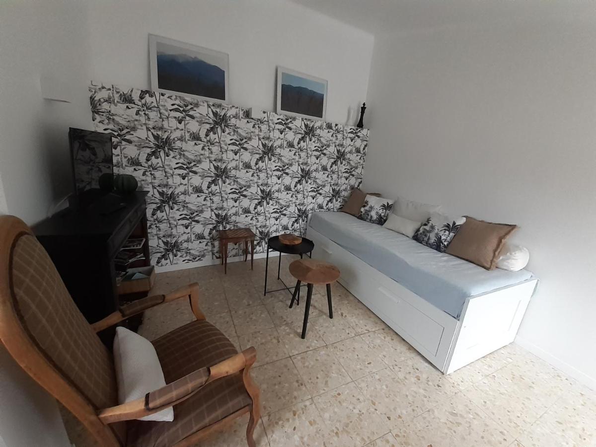 Agreable Maison De Village Avec Terrasse Vinca Kültér fotó