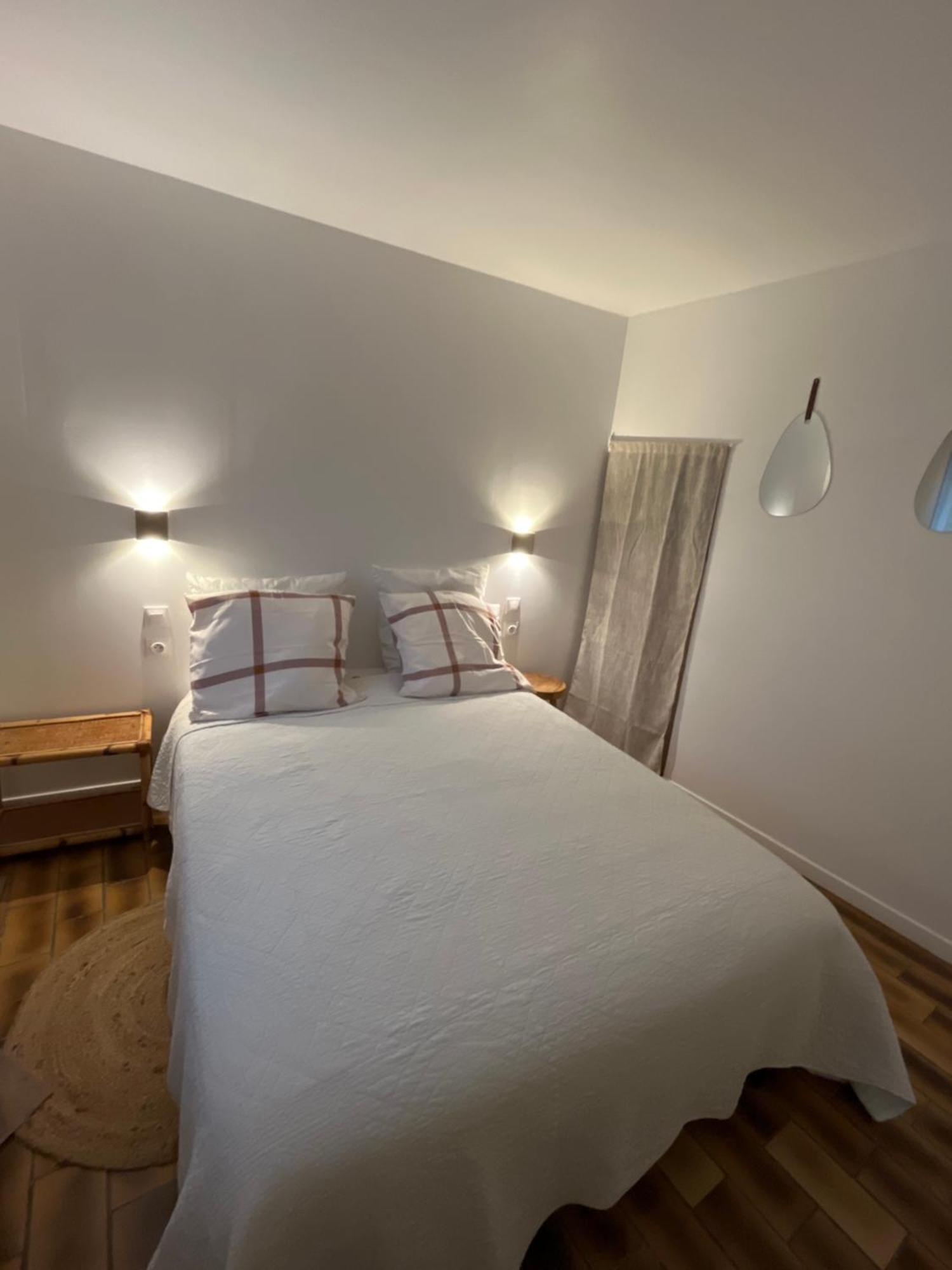 Agreable Maison De Village Avec Terrasse Vinca Kültér fotó